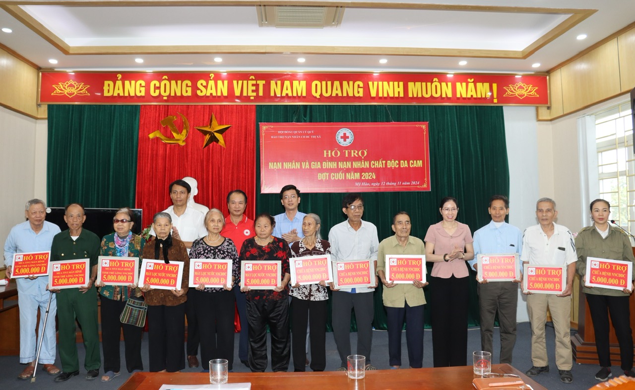   Hỗ trợ nạn nhân và gia đình nạn nhân chất độc da cam đợt cuối năm 2024.