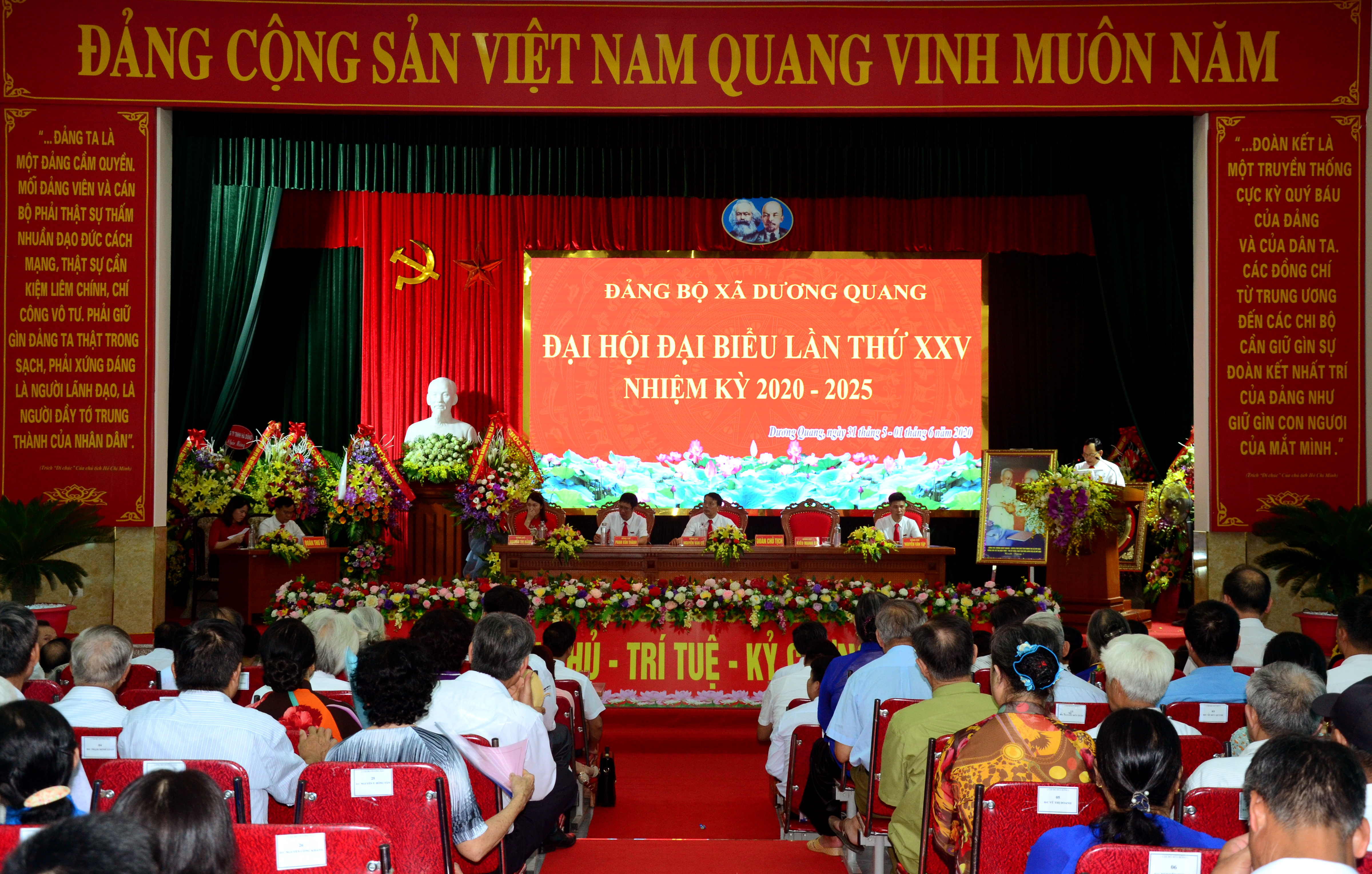 Toàn cảnh Đại hội