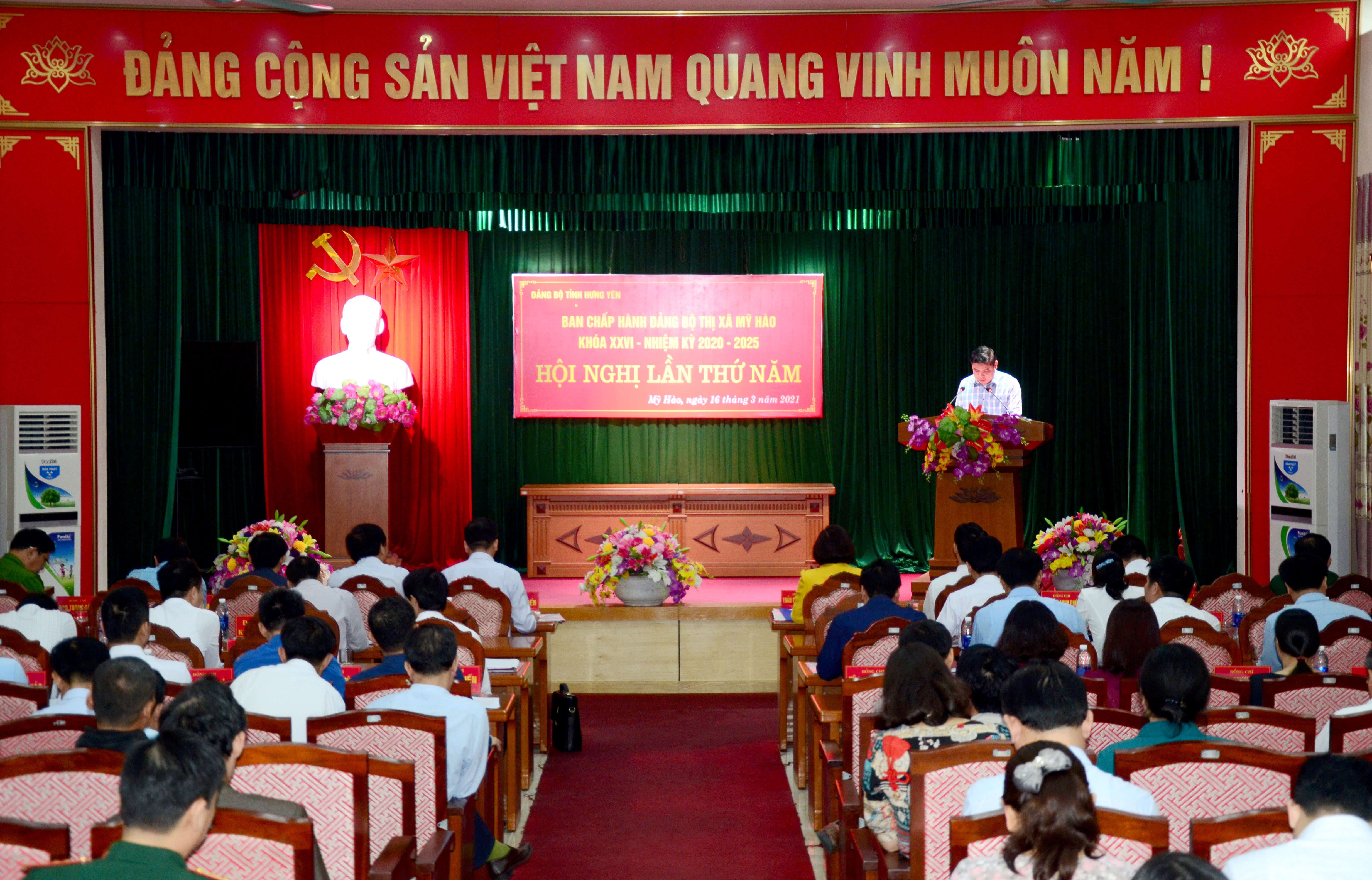 Toàn cảnh hội nghị