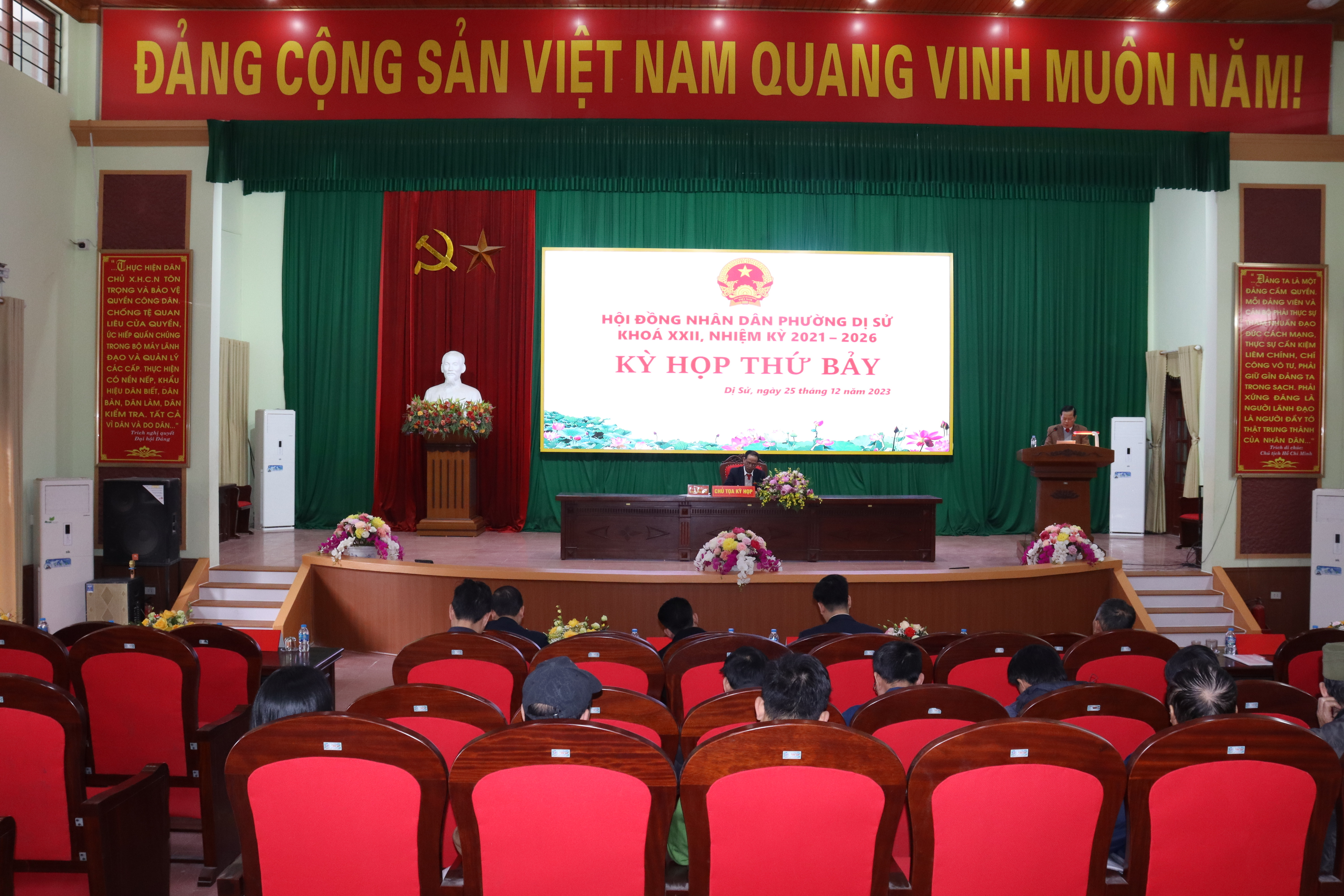 Toàn cảnh Kỳ họp