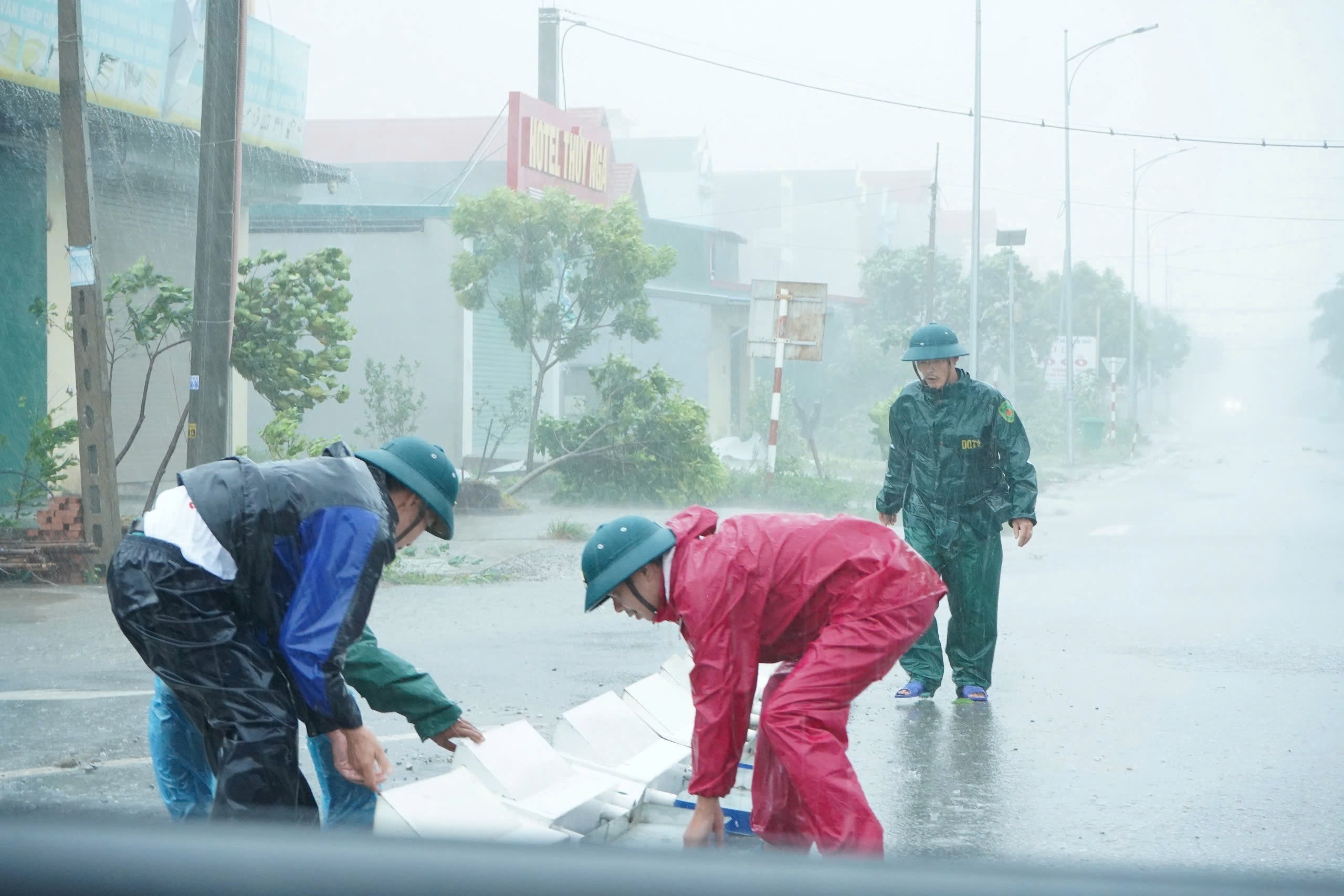 Công tác khắc phục hậu quả tại xã Dương Quang