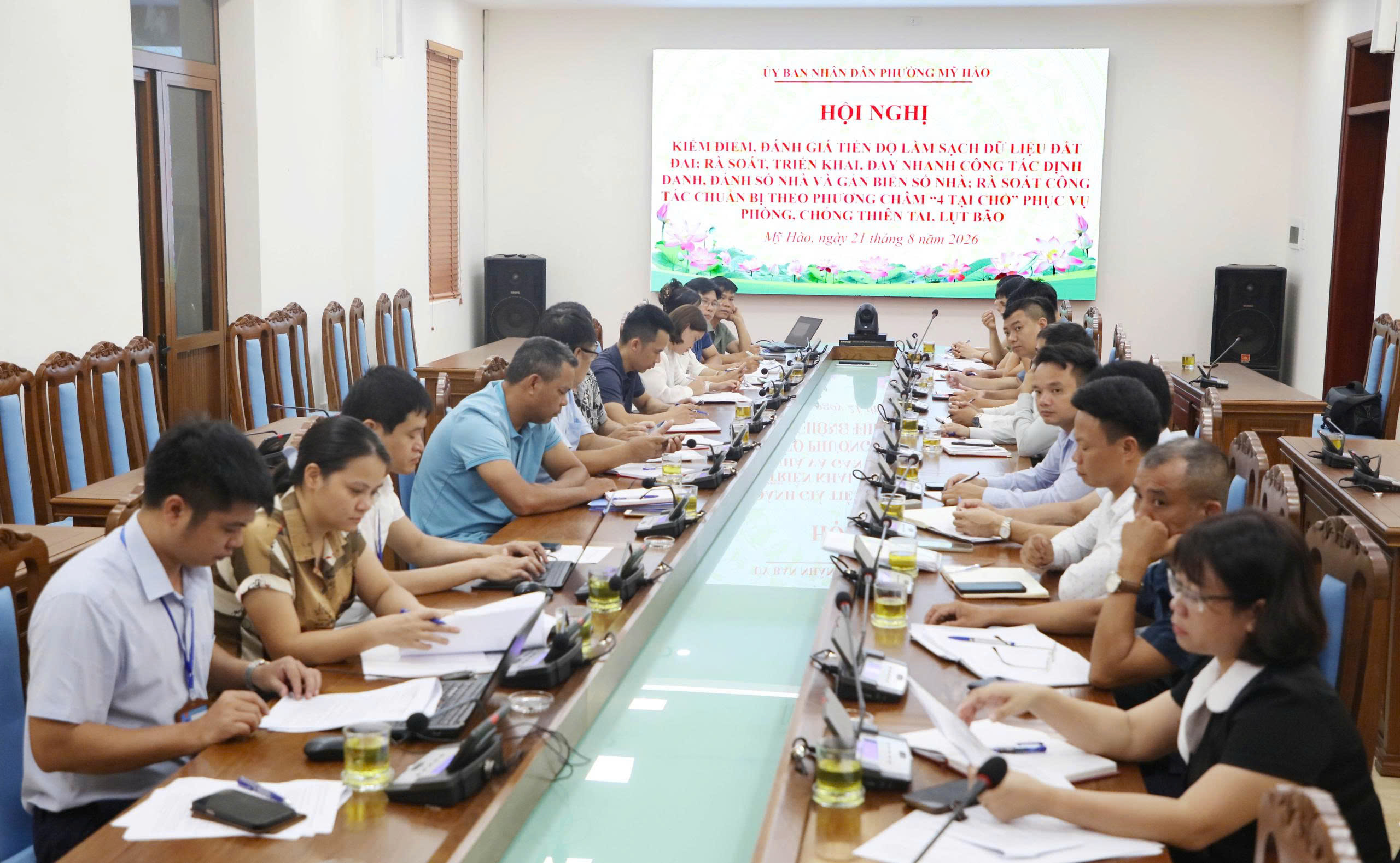 Hội nghị kiểm điểm tiến độ làm sạch dữ liệu đất đai; đẩy nhanh định danh, đánh số, gắn biển số nhà; công tác phòng, chống thiên tai