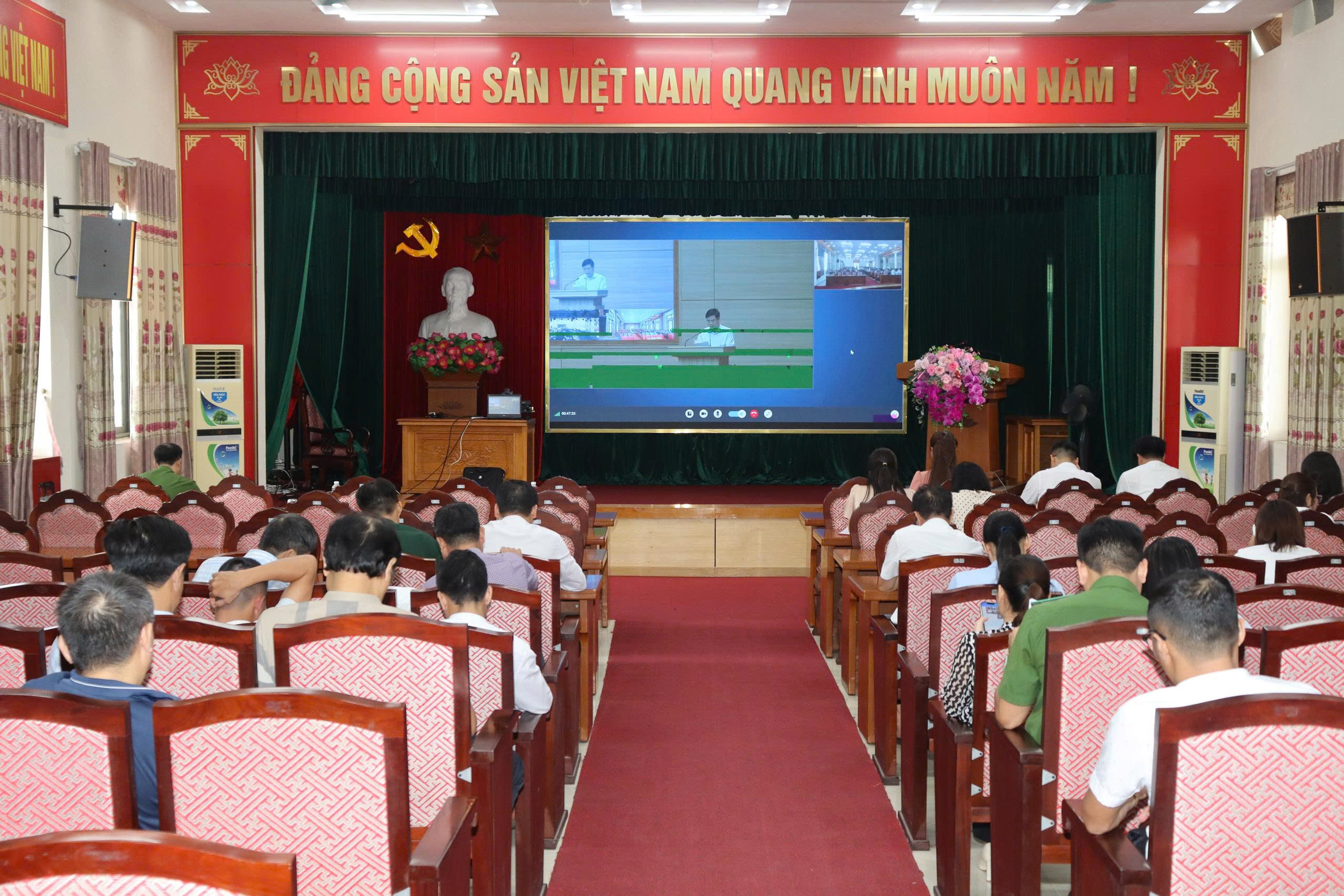 Hội nghị nghiên cứu, học tập, quán triệt, triển khai thực hiện một số nghị quyết quan trọng của Trung ương và của tỉnh