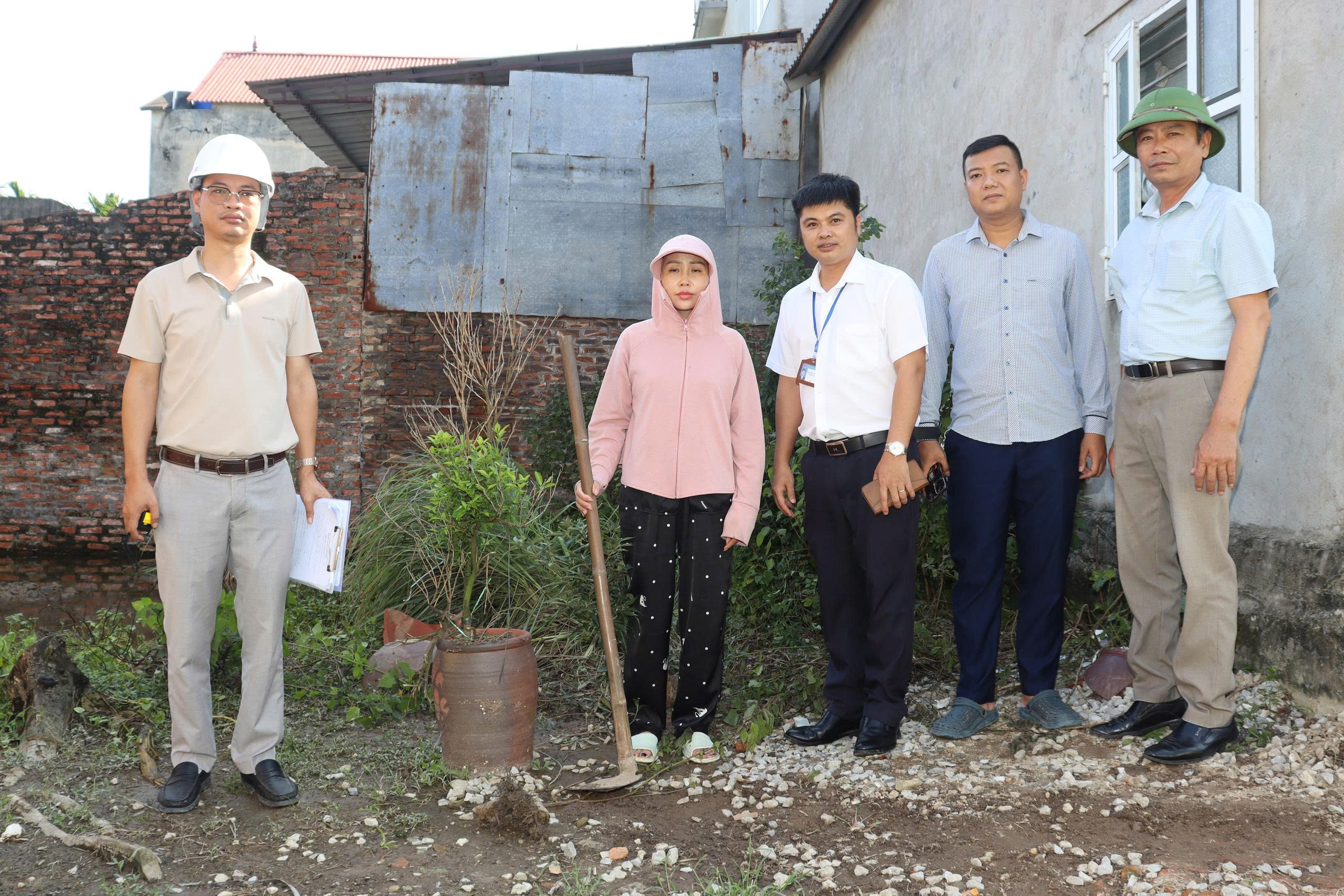 Phường Mỹ Hào khởi công xây dựng 04 nhà tiêu hợp vệ sinh cho hộ nghèo, hộ khó khăn