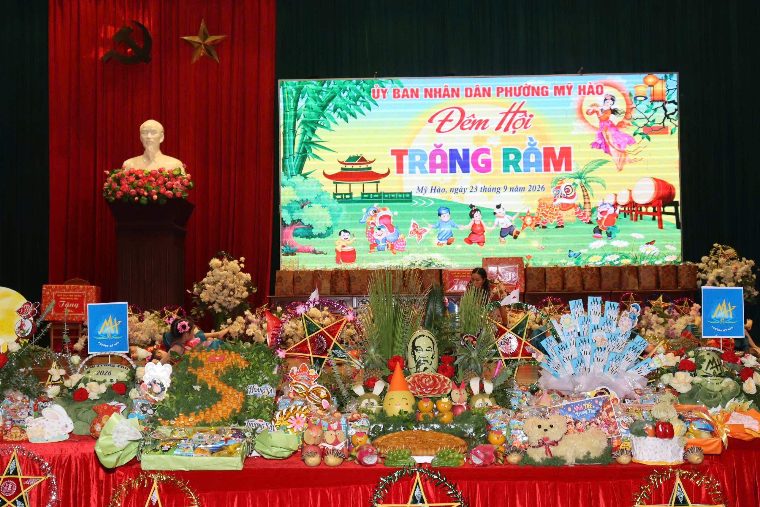 Đêm hội trăng rằm - Ngập tràn tình yêu thương và tiếng cười trẻ thơ
