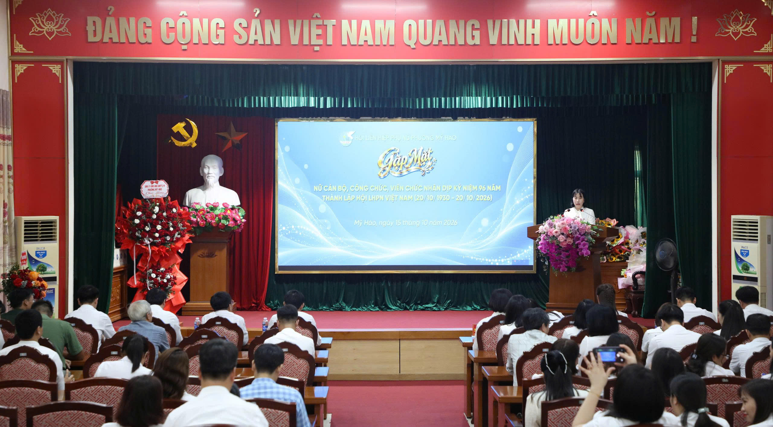 Hội Liên hiệp Phụ nữ phường Mỹ Hào gặp mặt nữ cán bộ, công chức, viên chức nhân dịp kỷ niệm Ngày Phụ nữ Việt Nam 20/10